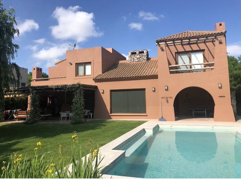 Casa particular en Barrio el Encuentro foto 1
